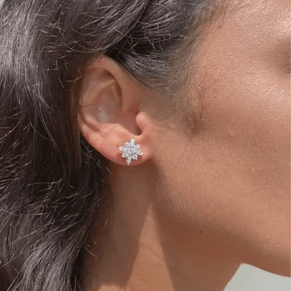 CARAT* London Snowflower Stud Earrings