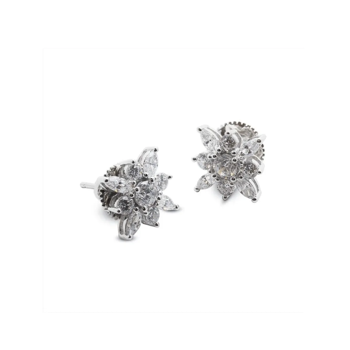 CARAT* London Snowflower Stud Earrings