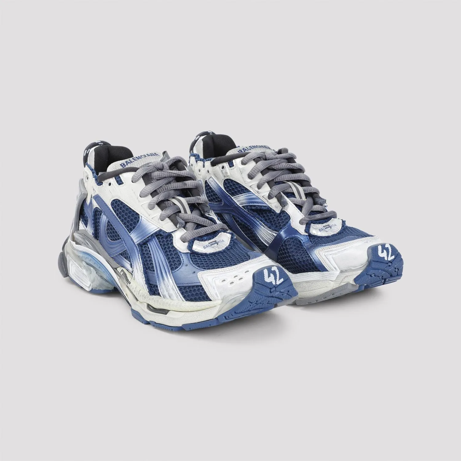 RUNNER SNEAKERS